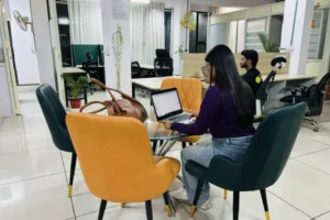 Professional working environment at coworking spaces in bhopal with flexible seating and modern office amenities.